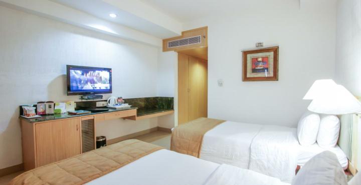 Savera Hotel Chennai Exterior photo
