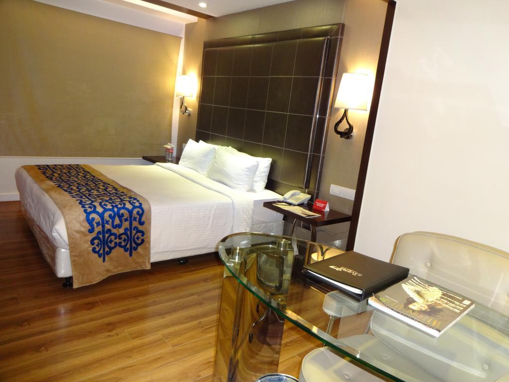 Savera Hotel Chennai Exterior photo