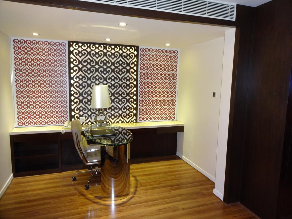 Savera Hotel Chennai Exterior photo