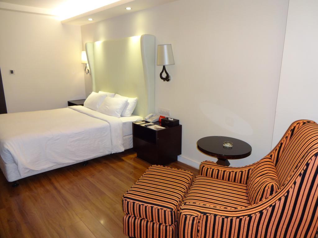 Savera Hotel Chennai Exterior photo