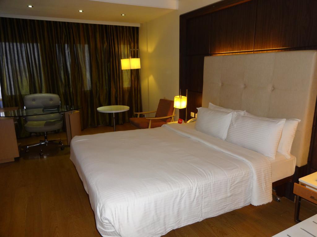 Savera Hotel Chennai Room photo